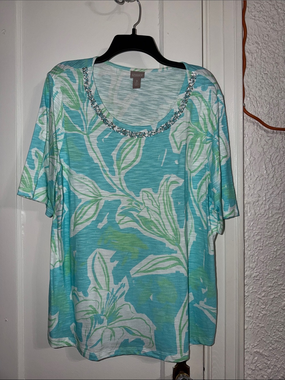 Chico's Aqua & White Floral Short Sleeve Scoop Neck Top